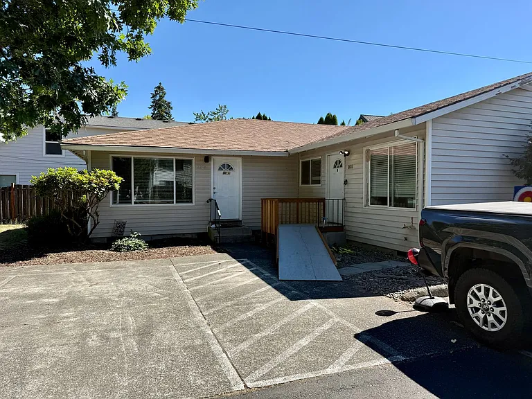 2026 Filbert St #A — Photo 2