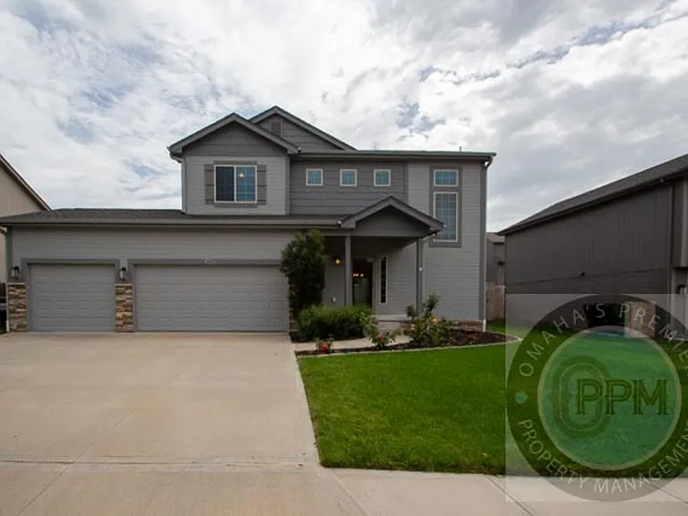 8825 N 161st Ave — Photo 1