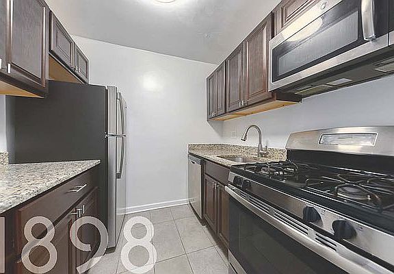 3rd image of 14345 Sanford Ave APT 602