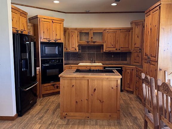 4th image of 655 Loftice Rd