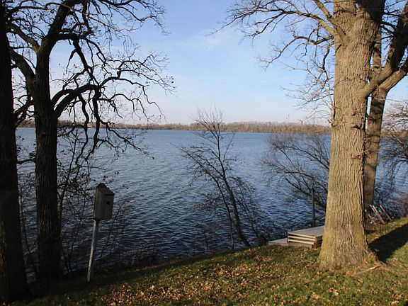 3rd image of 282 Country Club Dr