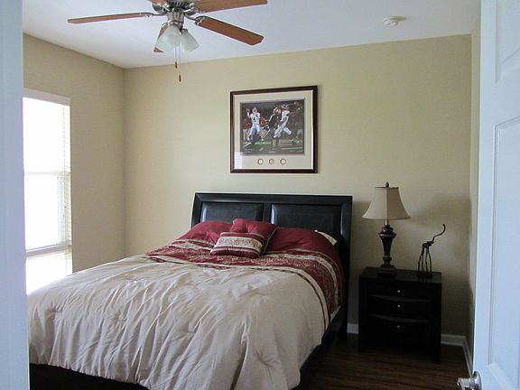 4th image of 600 13th St Unit 443