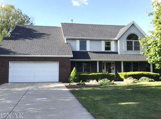 3004 Wisteria Ln, Bloomington, IL