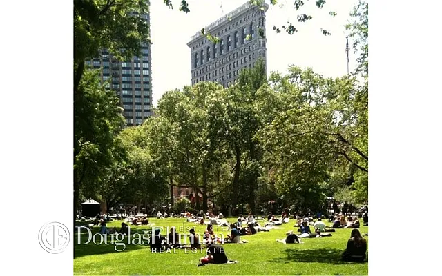 Rented by Douglas Elliman | media 21