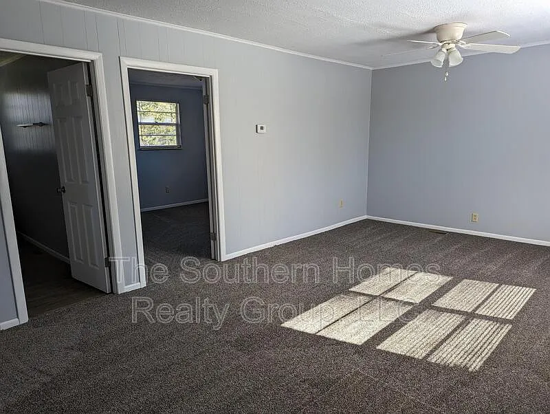 2 bed, 1.0 bath, 850 sqft, $1,050 — Photo 4