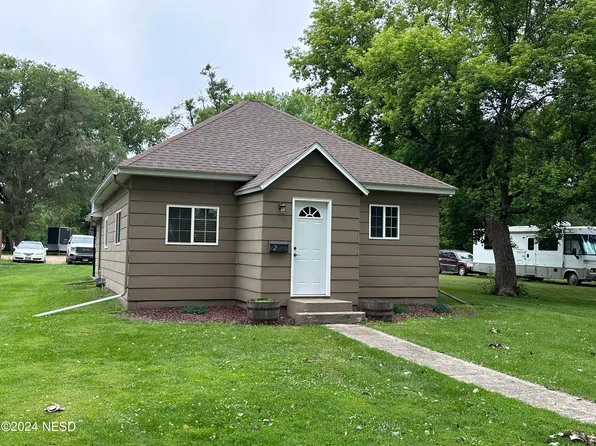 210 S Kansas St, Clark, SD 57225