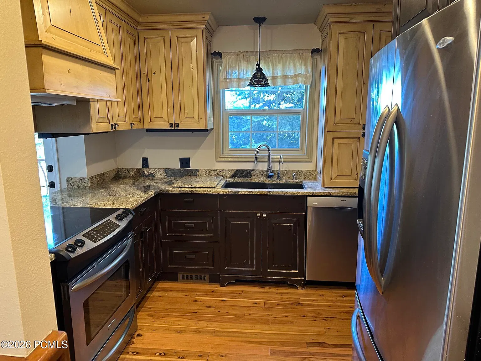 2 bed, 2.0 bath, 1074 sqft, $2,300 — Photo 3