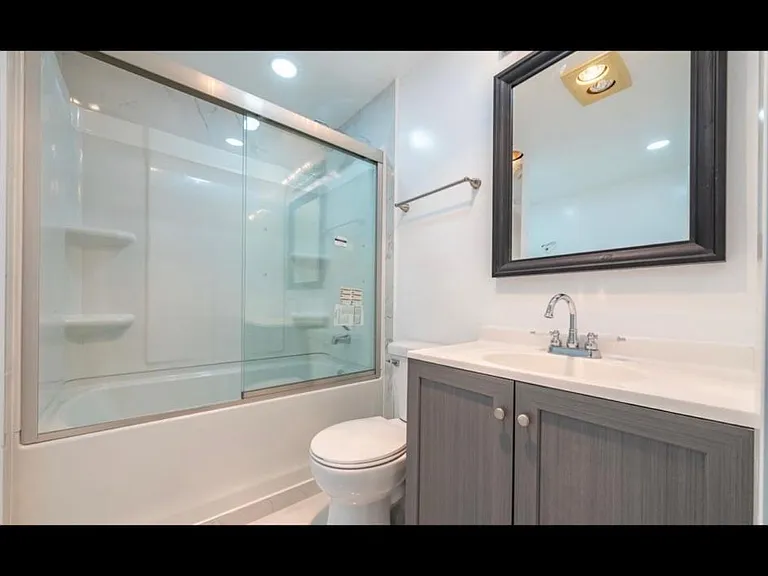 7306 N Winchester Ave #301 — Photo 5