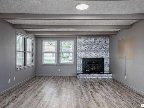 3rd image of 602 E Garland St