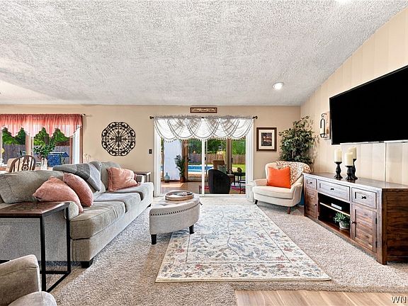 4th image of 438 Brookwood Dr