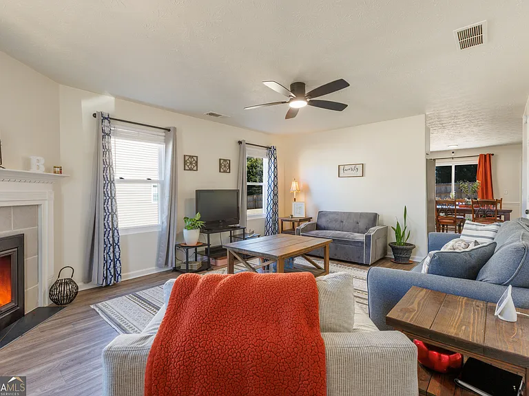 45 Chandler Field Dr — Photo 5