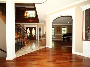 10890 Lake Windermere Dr, Great Falls, VA 22066