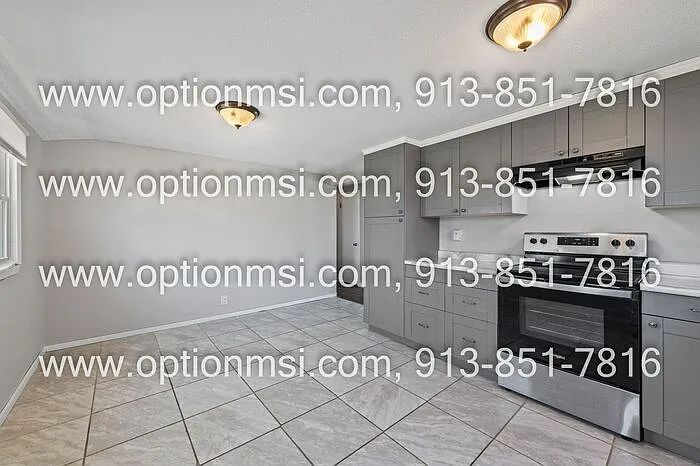 4508 NW 50th Ter — Photo 10