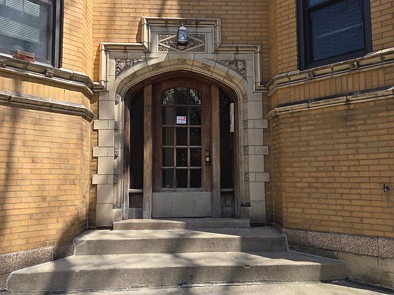 2nd image of 6455 N Hoyne Ave #G