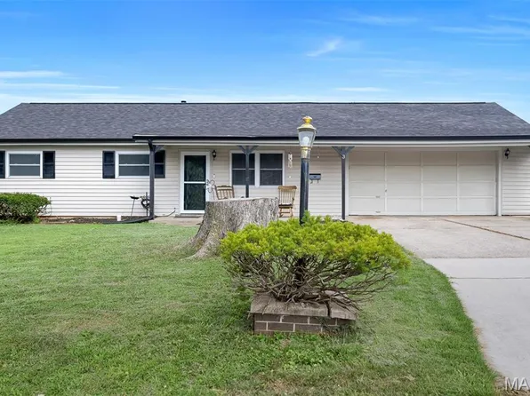 3 Saint Paul Ct, O'Fallon, MO 63366