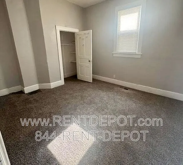 1900 W Indiana St — Photo 8