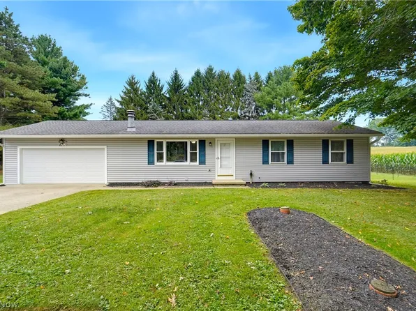 4311 Cottage Grove Rd, Uniontown, OH 44685