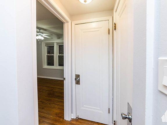 3rd image of 3714 N Sheffield Ave #3714/101