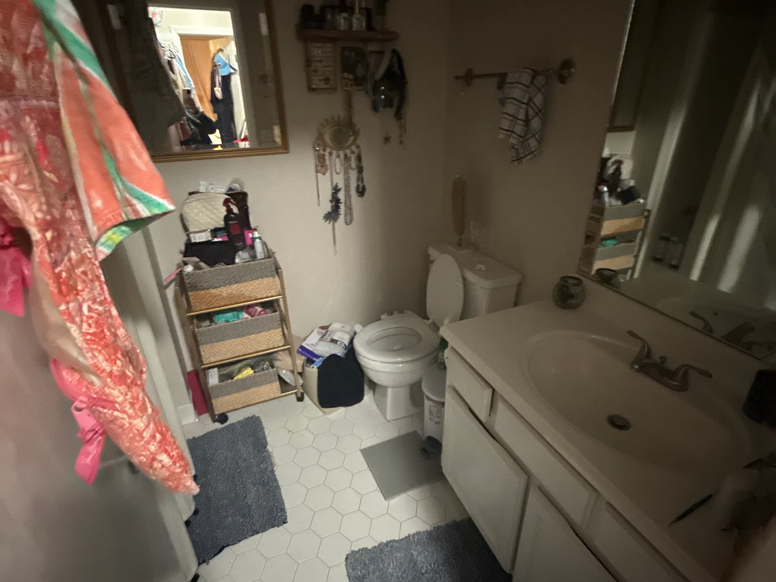 1 bed, 1300 sqft, $825 — Photo 2