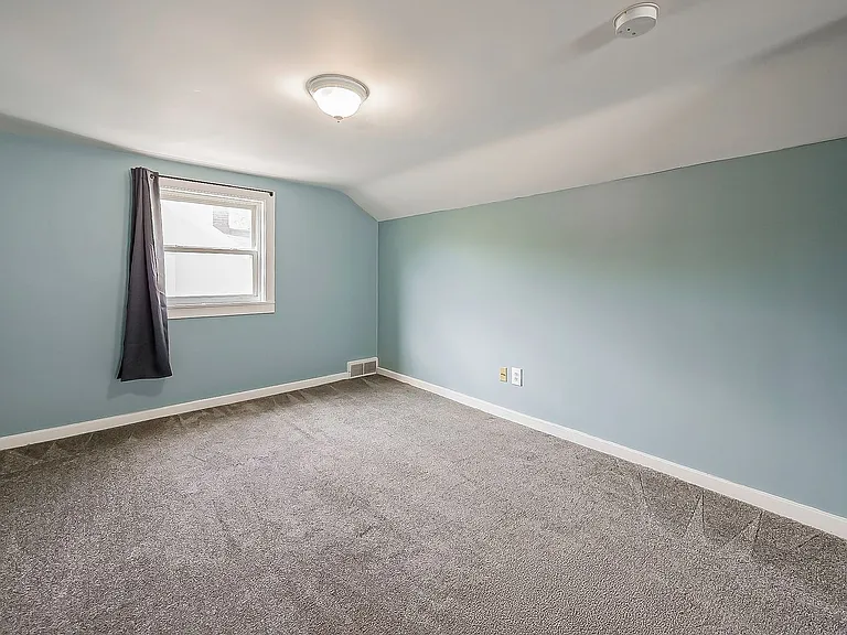358 S Marshall St — Photo 23