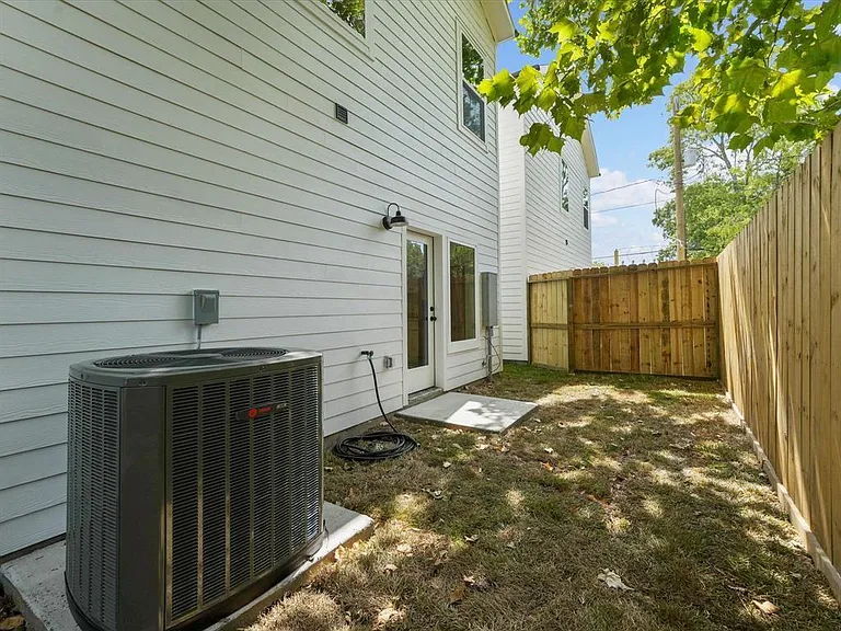 1448 Dewalt St — Photo 22