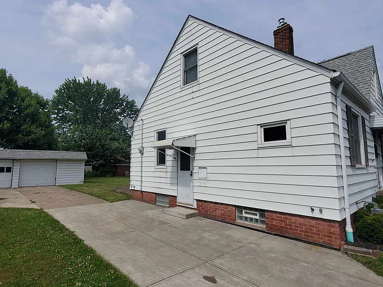 1510 Tuxedo Ave — Photo 3