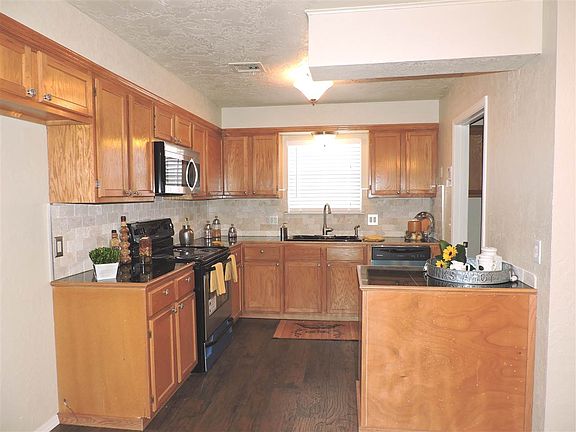 3rd image of 1806 NW 81st St
