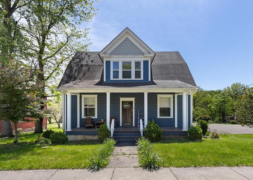 1st image of 213 Main Street