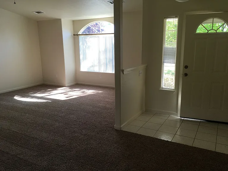 3210 Wandsworth Dr — Photo 2