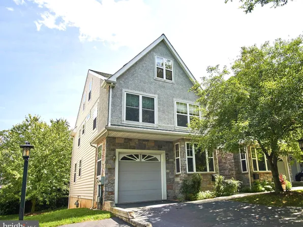 4 Village Greens Ln, Swarthmore, PA 19081