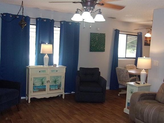 5th image of 10043 SW 89th Ct