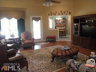 4th image of 825 Woods Hole Cir