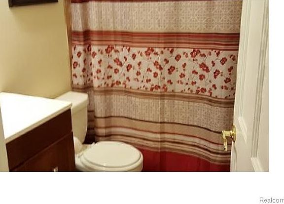 5th image of 4007 Maiden Dr