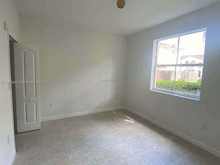1660 SE 29th St #109-33035 — Photo 9