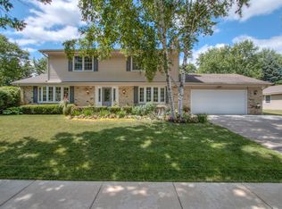 5737 Gladstone Ln, Greendale, WI 53129