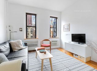 237 E 88th St APT 402, New York, NY 10128