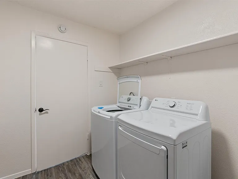 11411 Walnut Ridge Dr #B — Photo 9