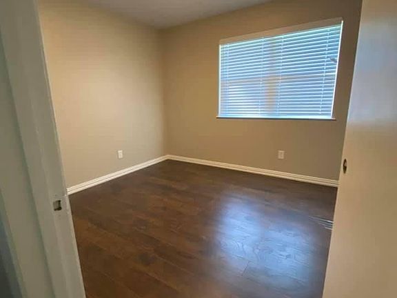 4th image of 108 Carolina St
