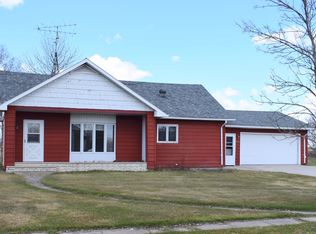 101 Minnesota Ave, Strandquist, MN 56758