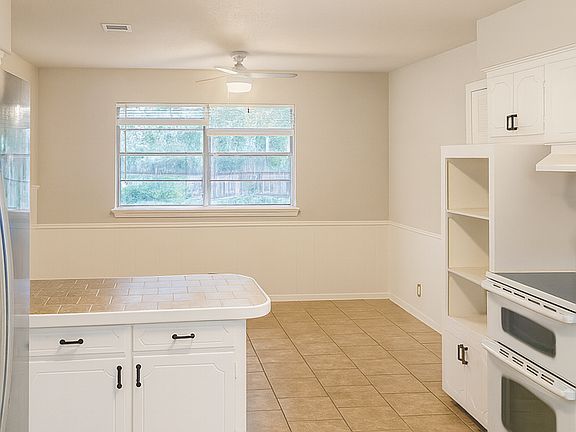 4th image of 107 Belden Cir