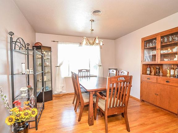 4th image of 3020 Gerald Ave