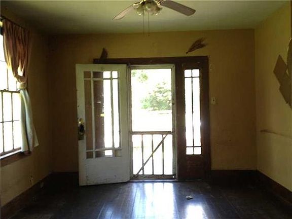 3rd image of 1321-23 Franklin Ave