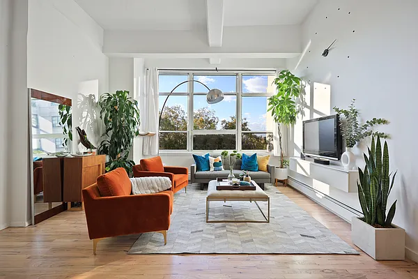 Sold by Compass | media 1