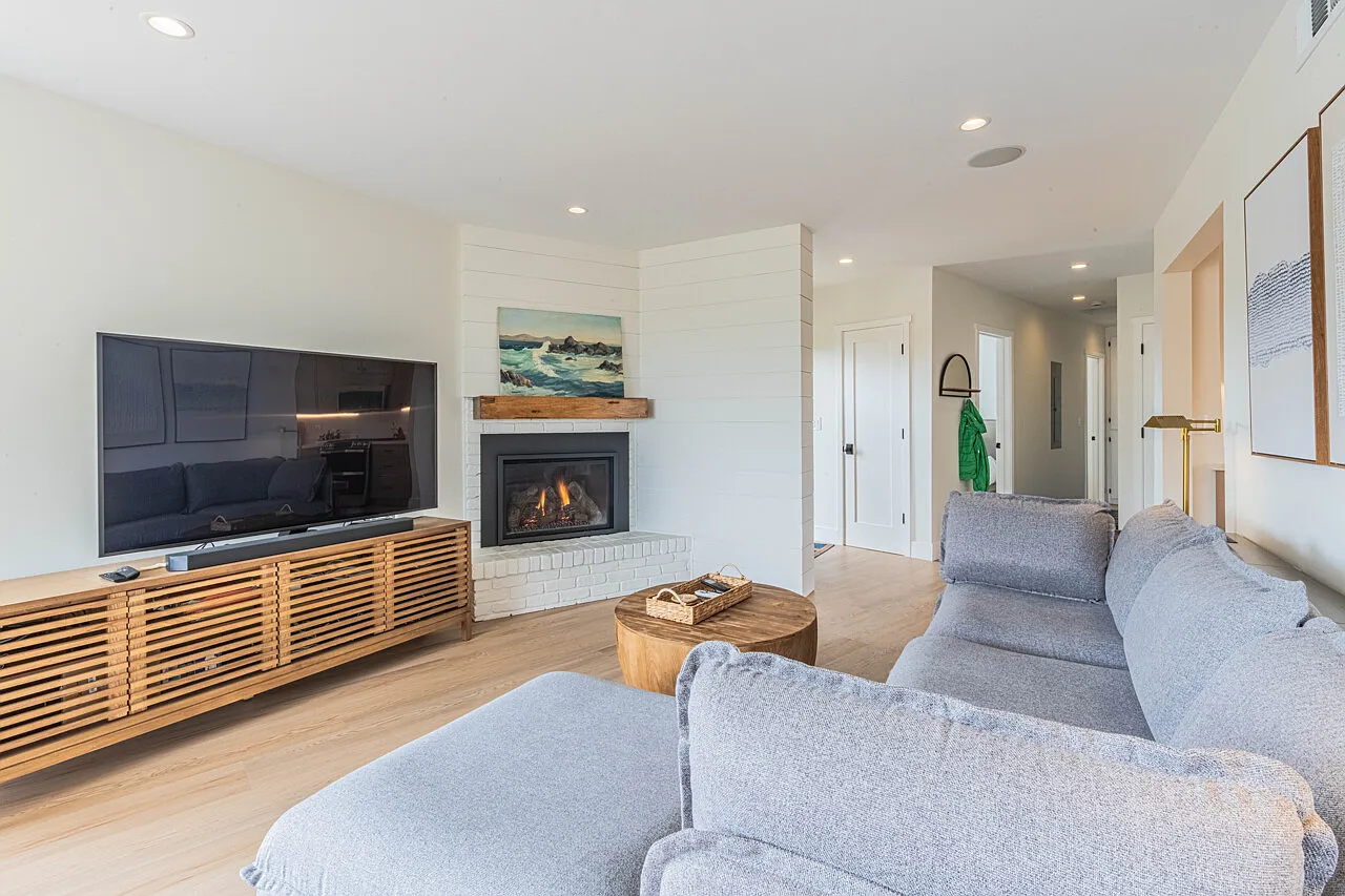 3 bed, 1400 sqft, $6,925 — Photo 3