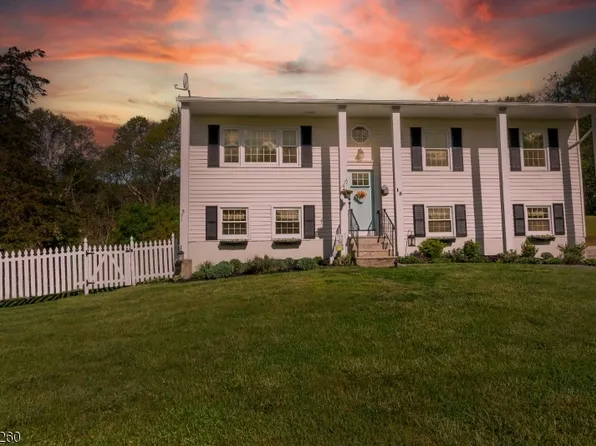 15 August Ln, Wantage Twp., NJ 07461