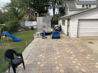 636 Center St, Waukegan, IL 60085