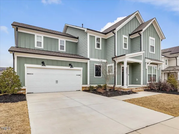 2512 Drummer Dr, New Hill, NC 27562