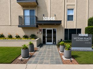 10848 Victory Blvd #67F79525B, North Hollywood, CA 91606