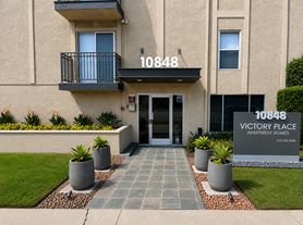 10848 Victory Blvd, Floorplan 19