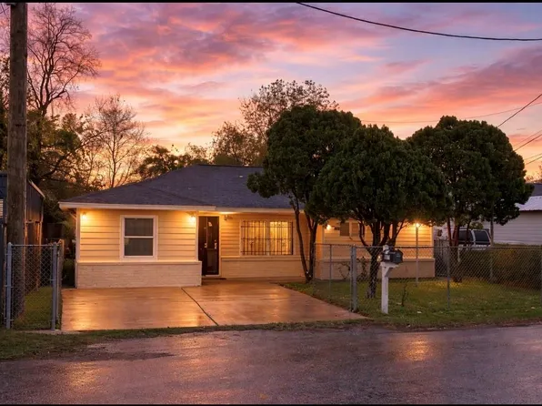 11216 Rusty St, Houston, TX 77093